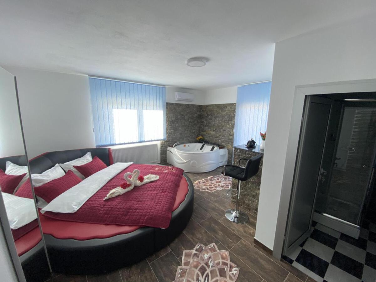 Motel Aladin Цазин Экстерьер фото