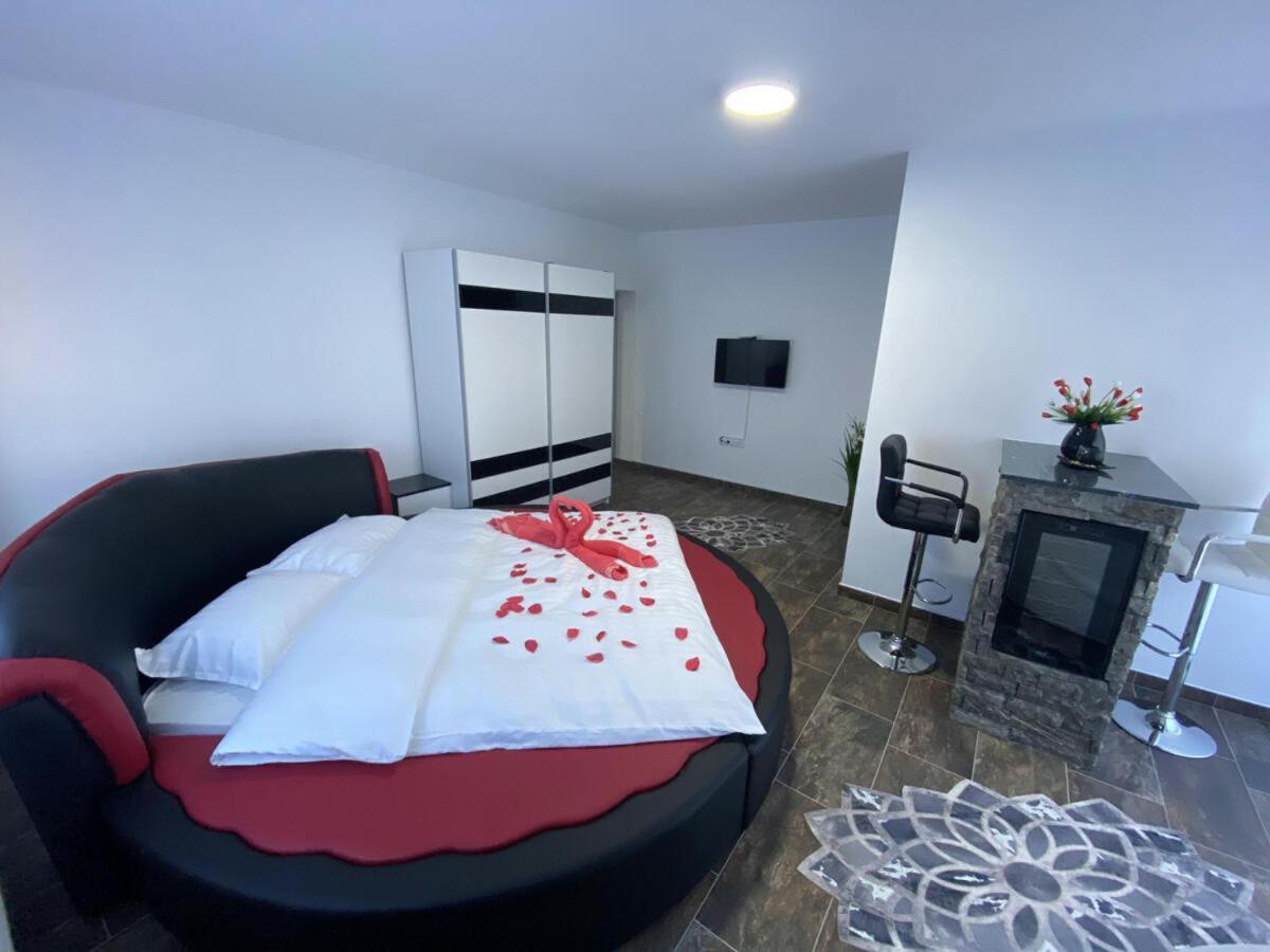 Motel Aladin Цазин Экстерьер фото