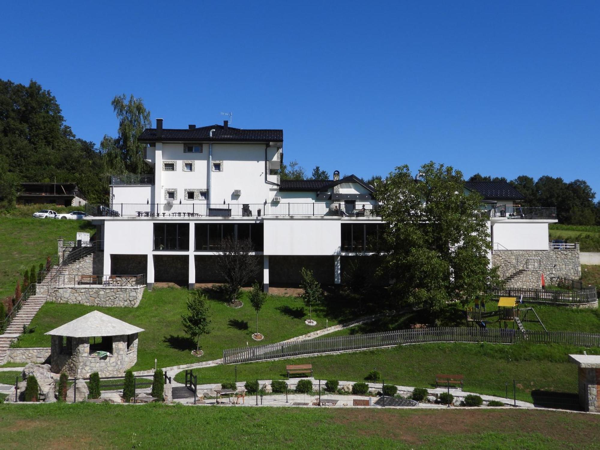 Motel Aladin Цазин Экстерьер фото